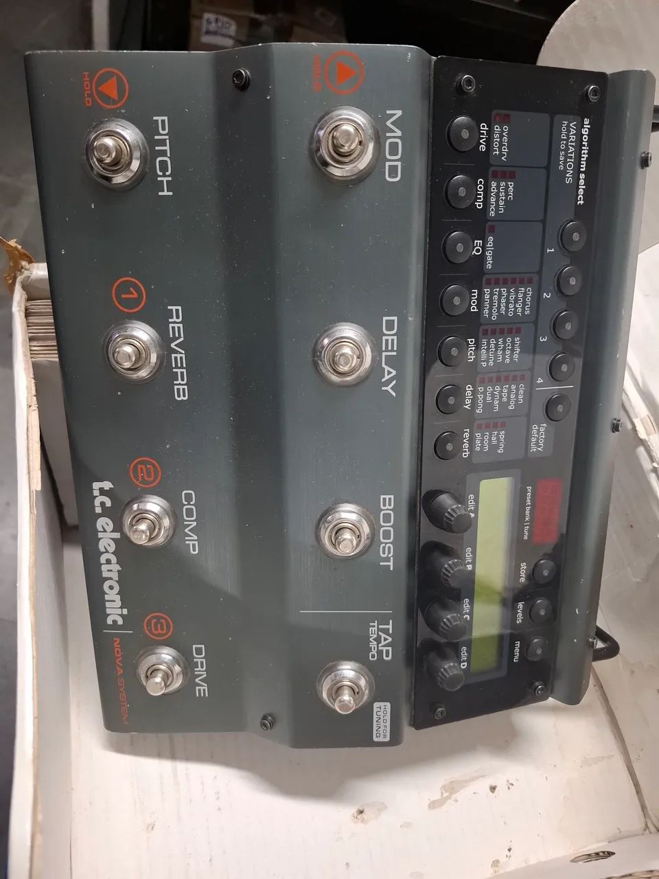 Pedaleira Nova System T.C.Eletronic ou trocas