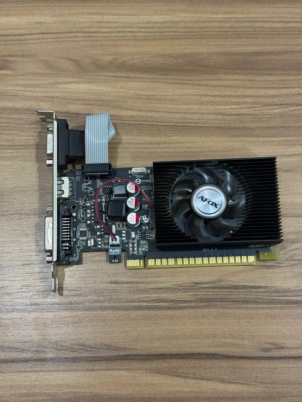 Placa de vídeo gt730 4gb afox NOVA