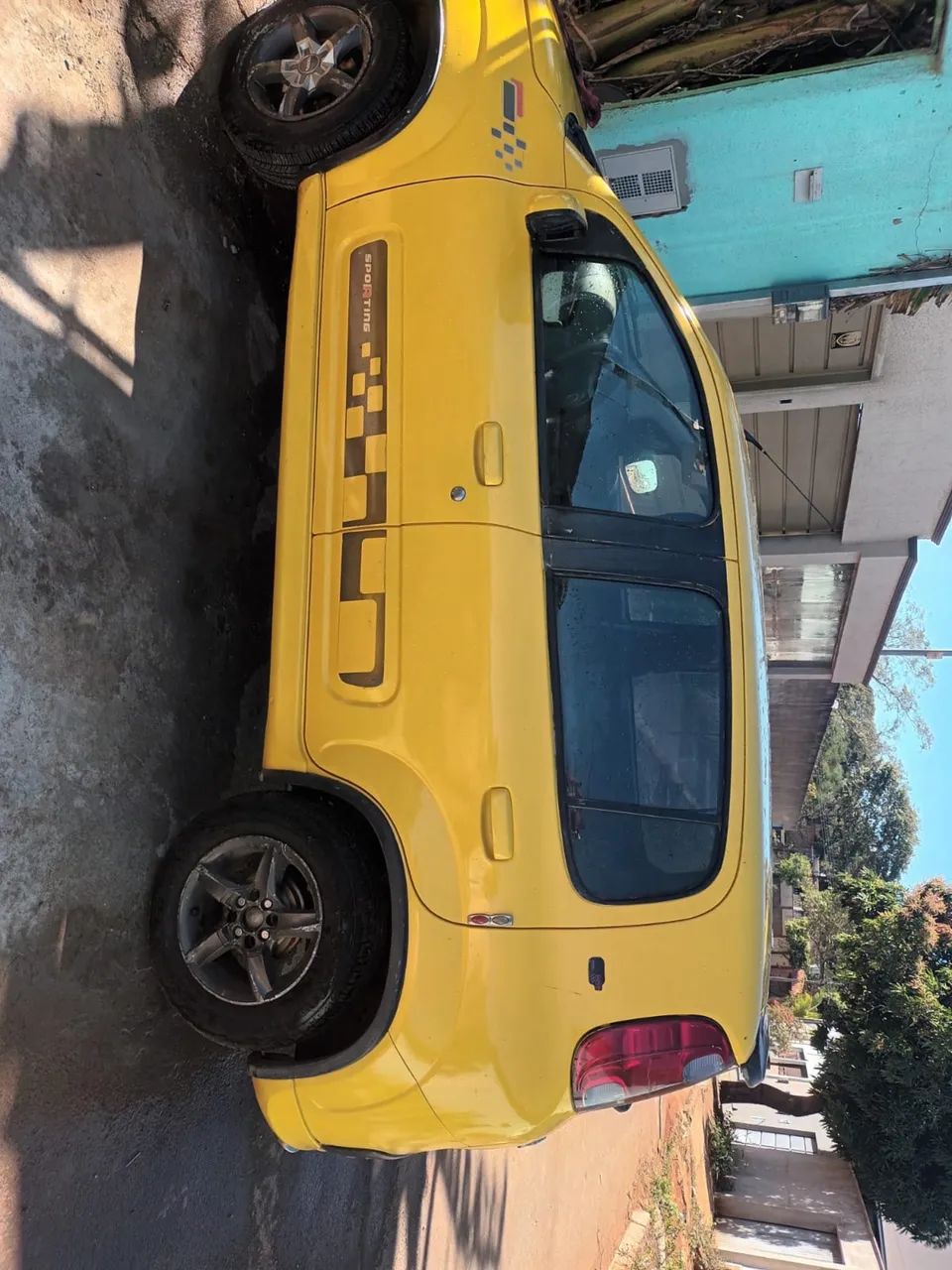 Fiat Uno Sporting 1.4 EVO Fire Flex 8V 4P 2012 - Foto 3