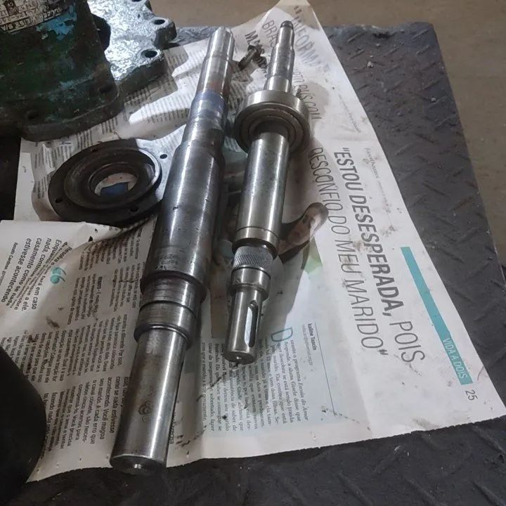 Torneiro mecânico/ Peças em geral