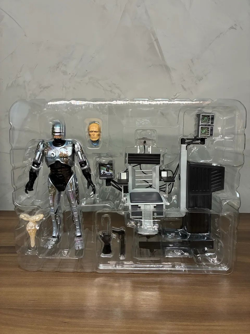 Ultimate Robocop with chair - Neca - Foto 2