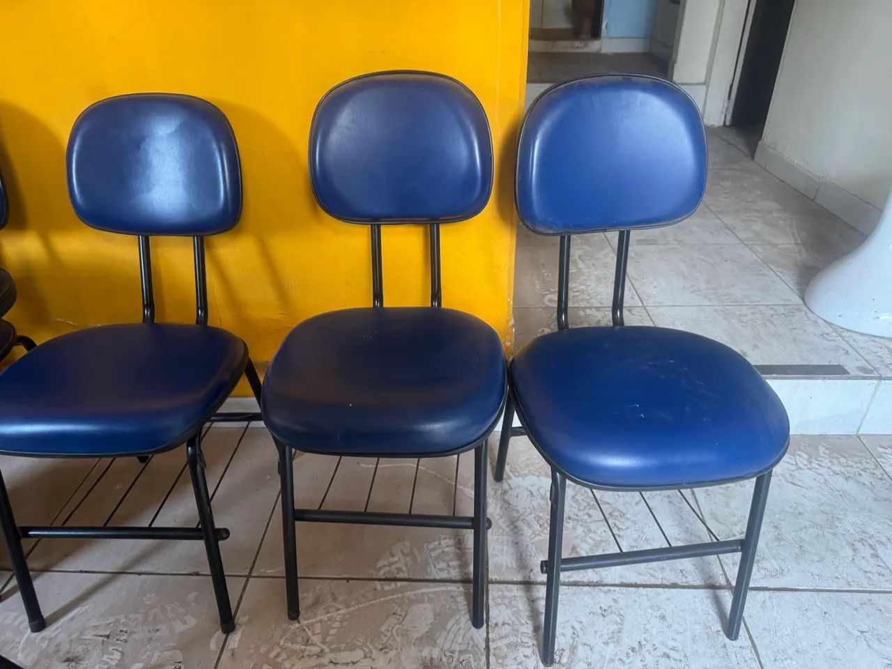 Vendo cadeira estofada - Foto 2