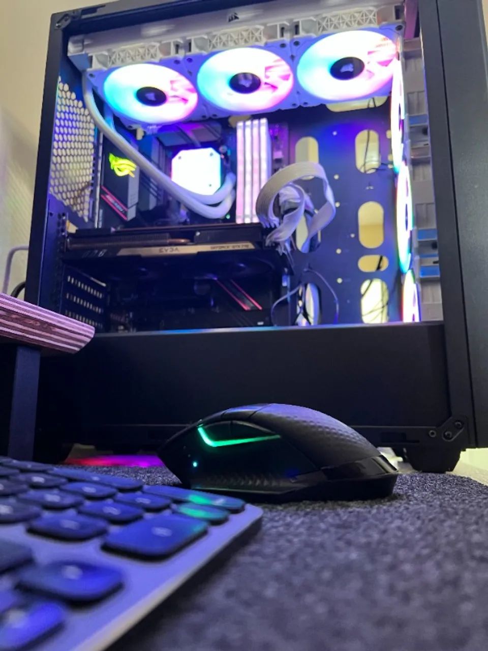 PC Gamer High-End Corsair / ASUS ROG - Ryzen 5 5600X + RTX 3060 - Muito bem cuidado