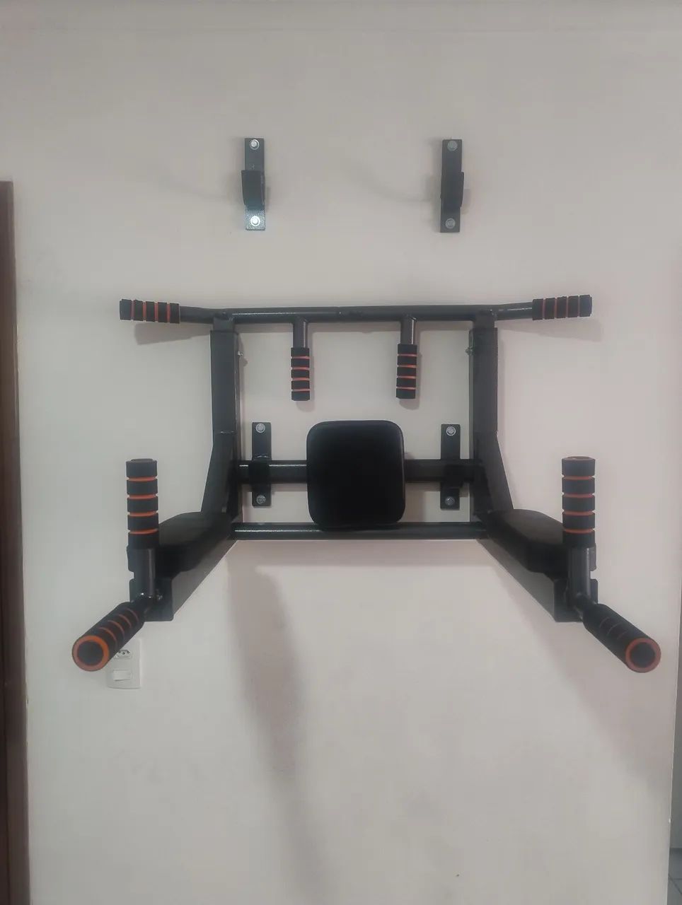 Barra fixa de parede 