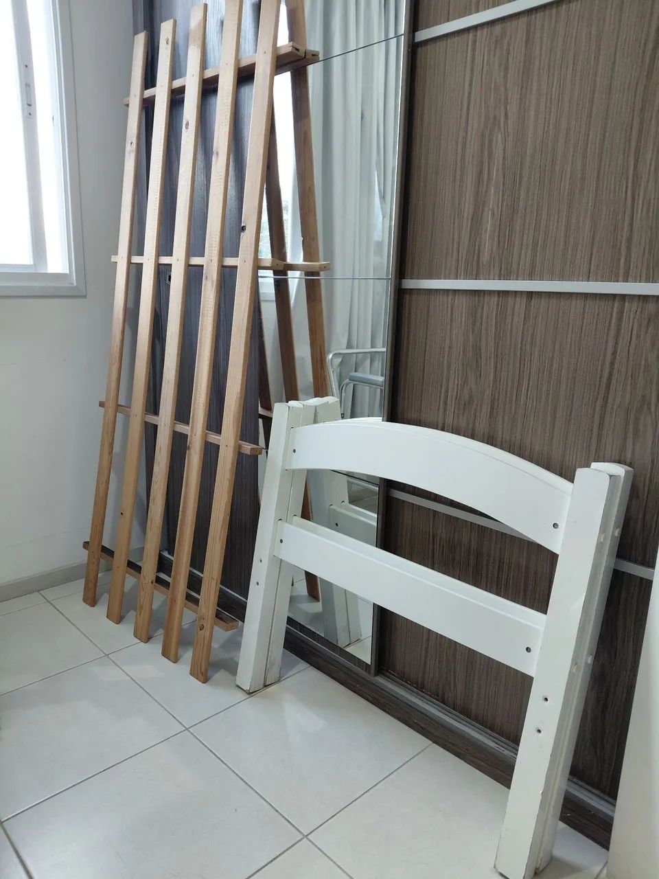 Vendo cama solteiro madeira - Foto 2