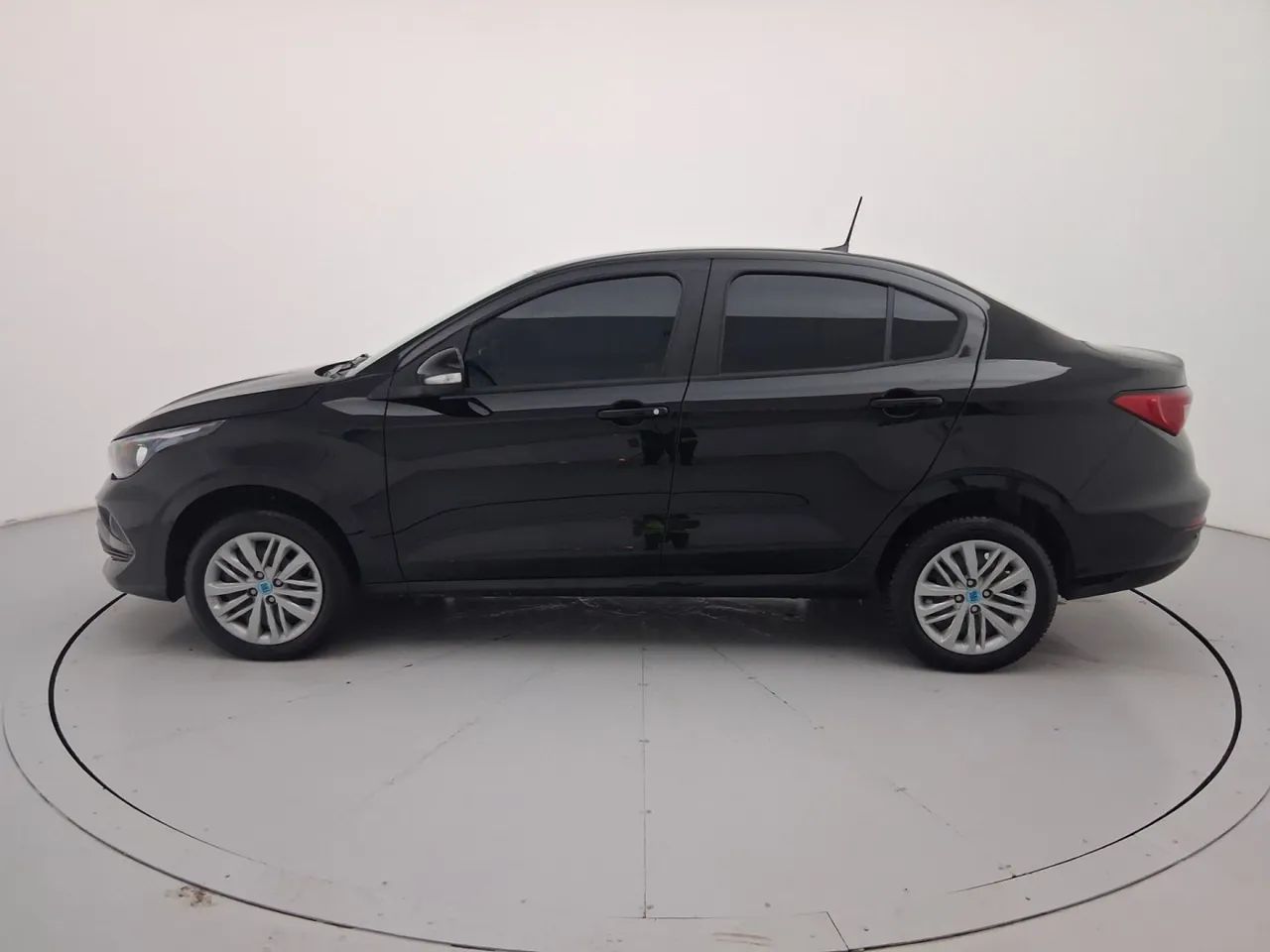 Fiat Cronos DRIVE 1.3 8V Flex Aut., foto 2 de 18