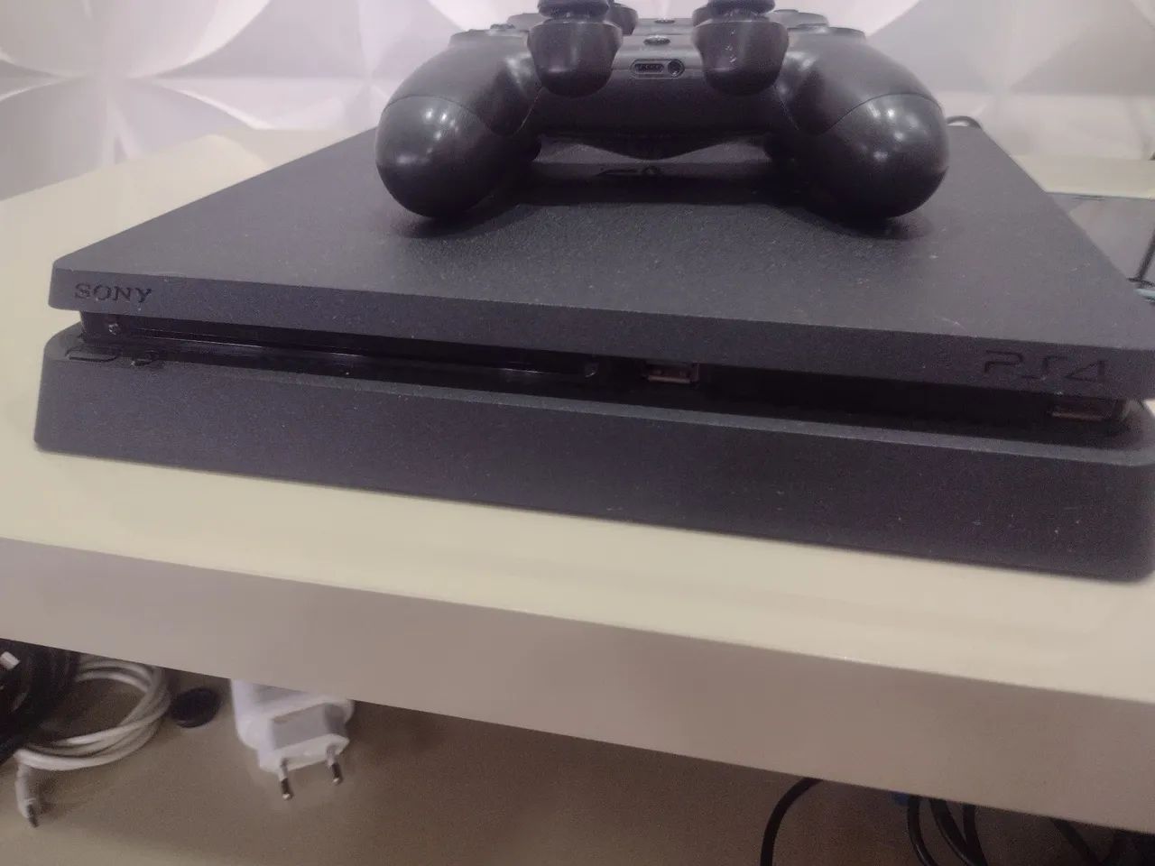 Ps4 slim de 1 terá com 2 controles - Foto 3