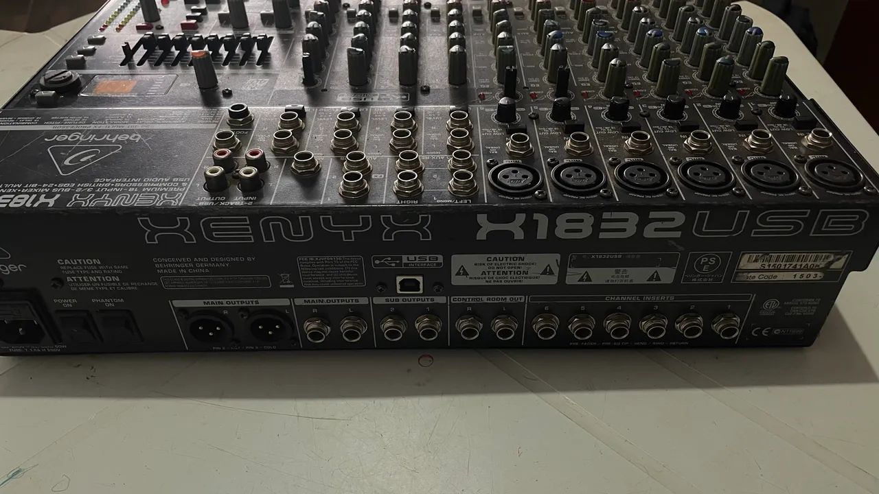 Mesa De Som Behringer Xenyx X1832usb + Interface - PREÇO RÁPIDO - Foto 2