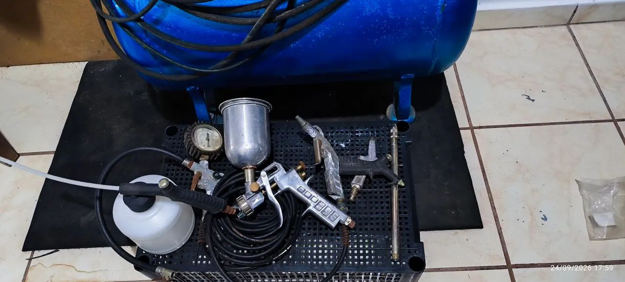Vendo Compressor de Ar com vários acessorios - Foto 3