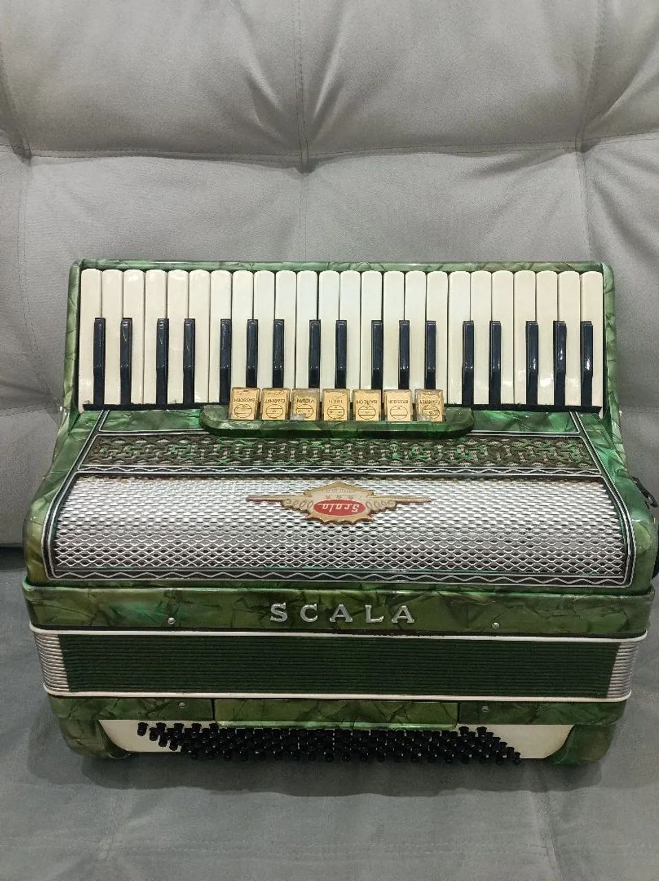 Gaita/sanfona/acordeon Scala 120 baixos "IMPECÁVEL" - Foto 3