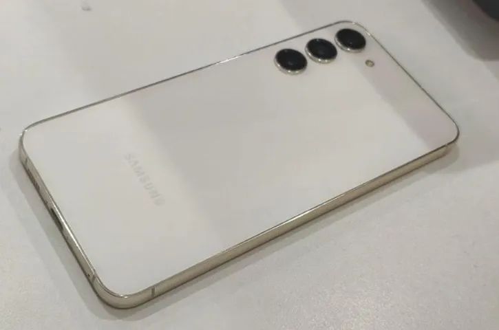 Celular samsung s23+ R$ 1.500