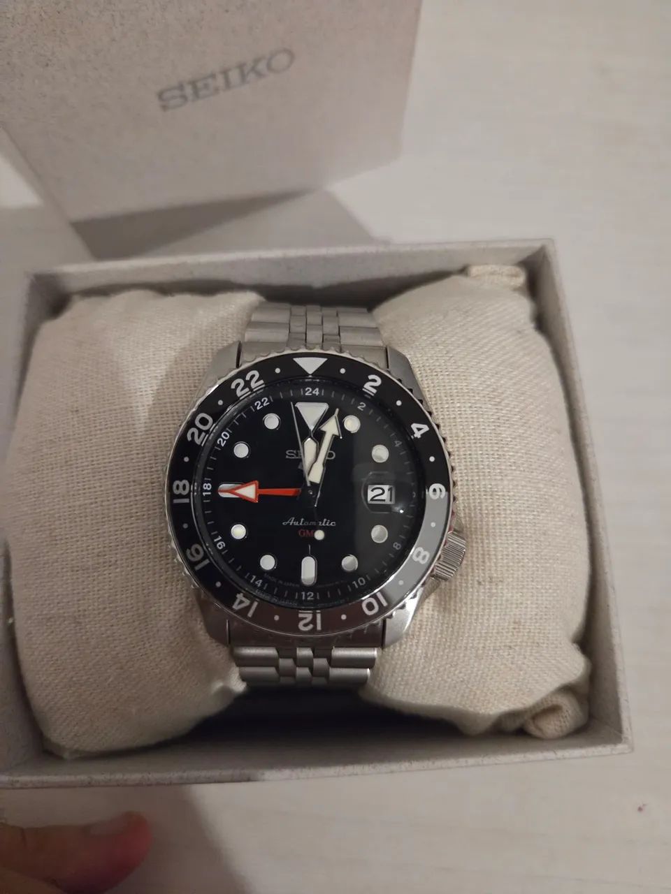 Seiko 5 GMT