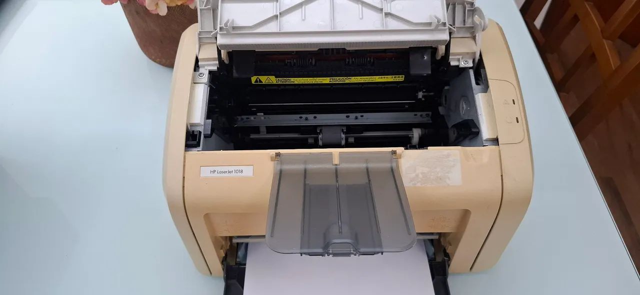 Impressora HP LaserJet 1018 usada - Foto 2