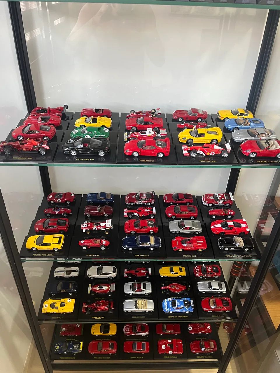 Ferrari Collection + Marvel Figurines + Cristaleira - Foto 2