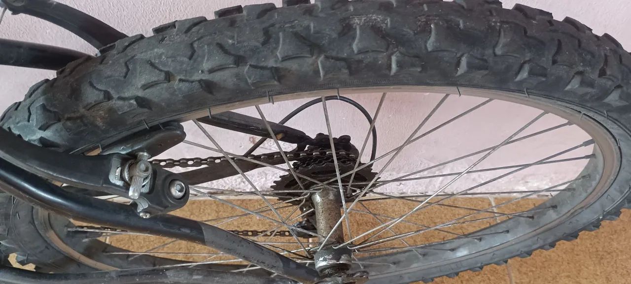 Bicicleta aro 24 com 18 marchas  - Foto 3