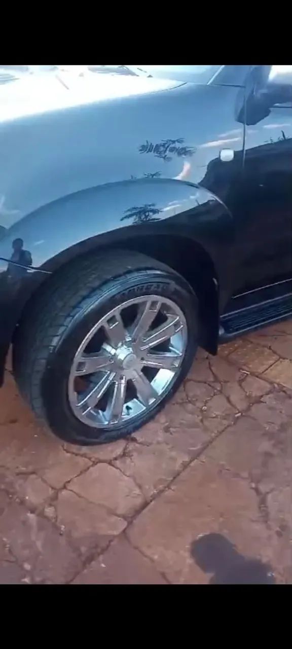 Vendo as 4 rodas e os 4 pneus 