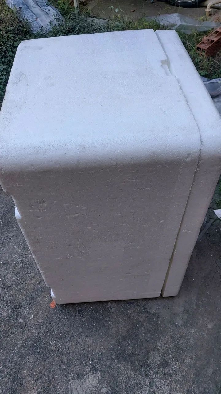 VENDO CAIXA DE ISOPOR DE 80 LITROS