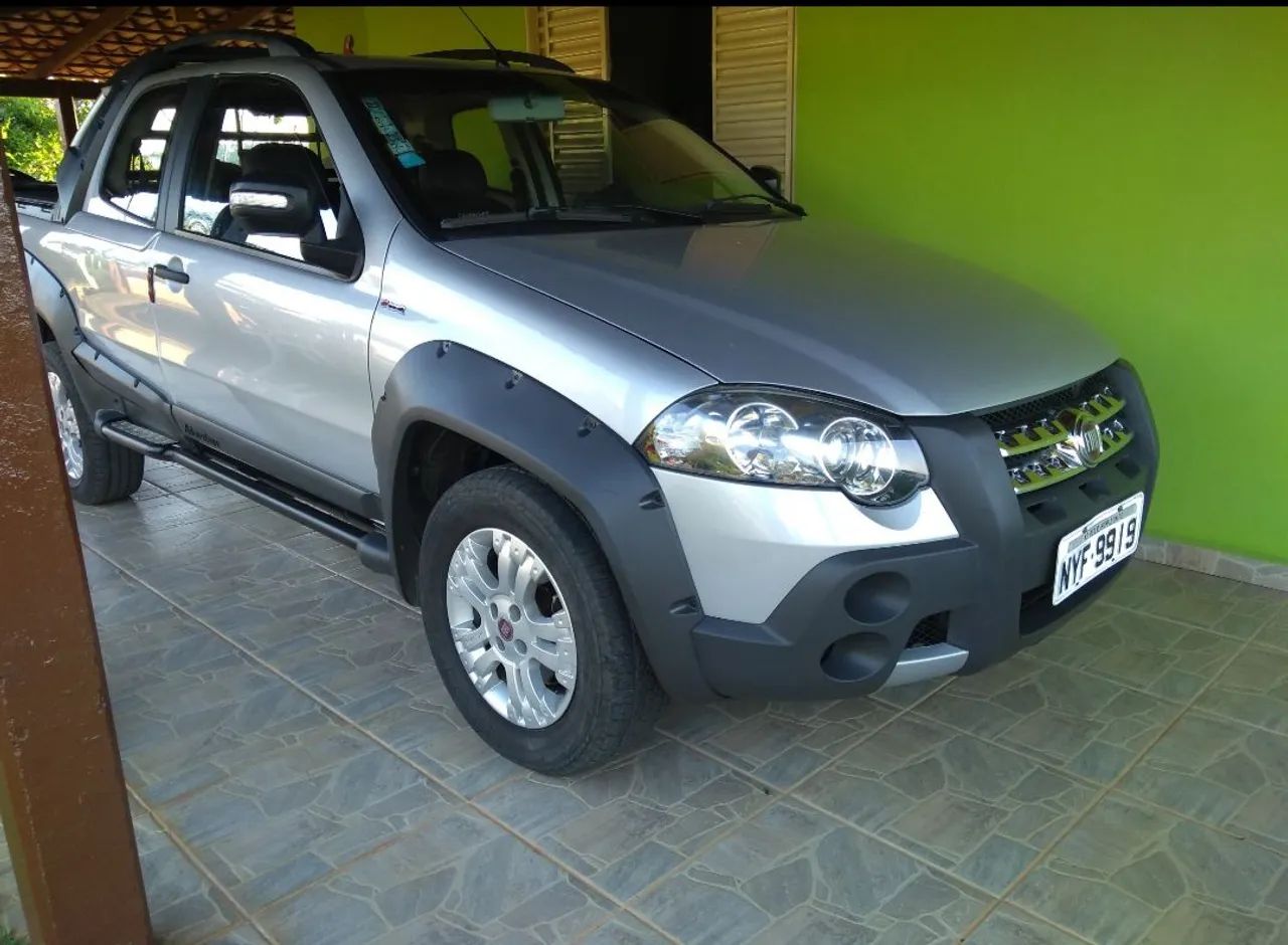 Fiat Strada Adventure1.8/ 1.8 Locker Flex CD 2012 - Foto 2