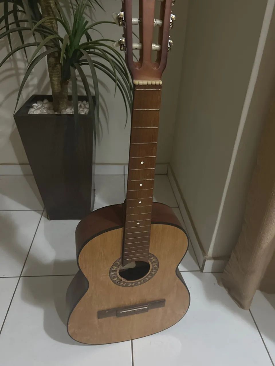 Violão acústico clássico