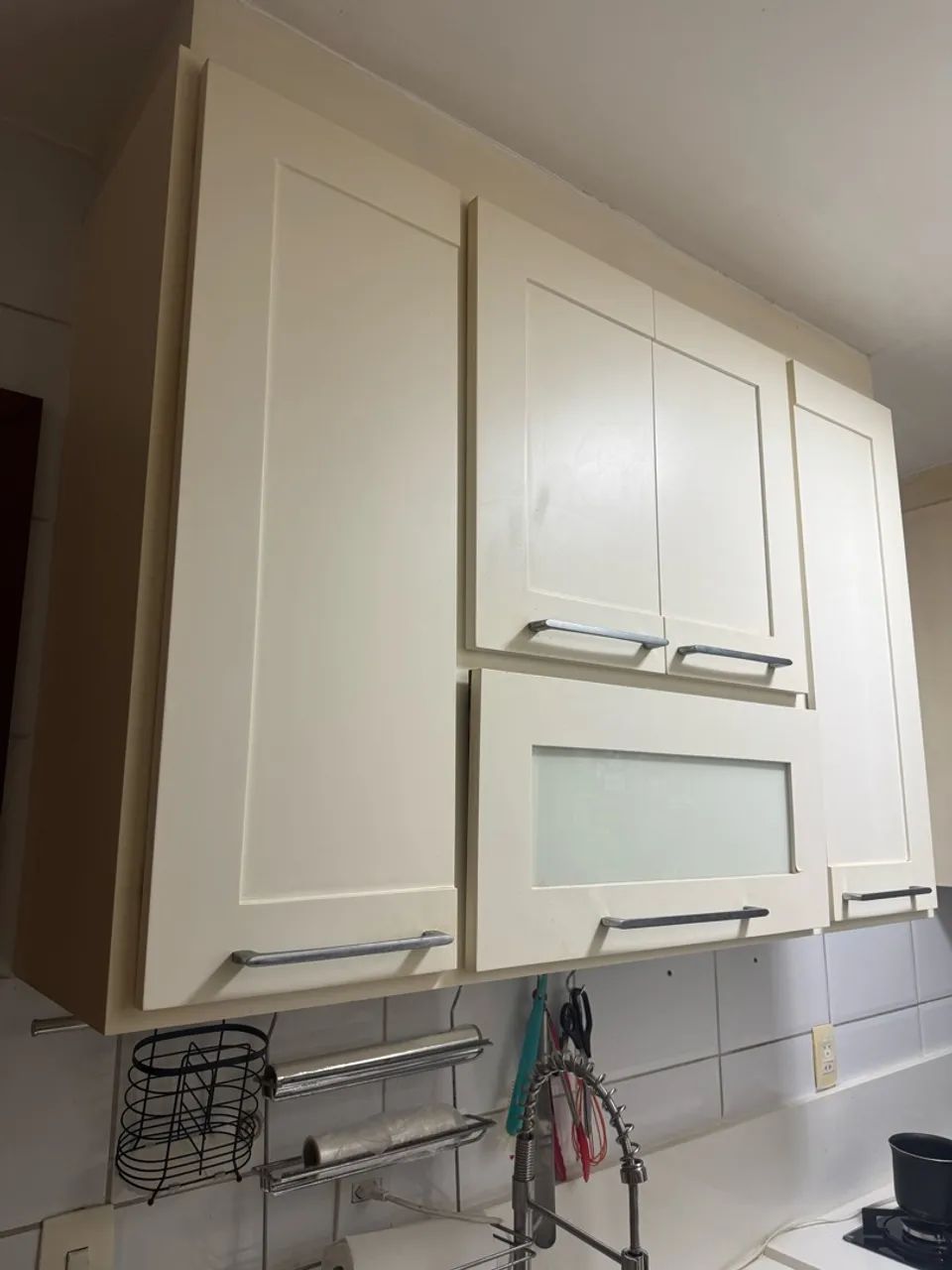 VENDO ARMÁRIO AÉREO DE COZINHA - ACABAMENTO EM LACA BRANCA FOSCA