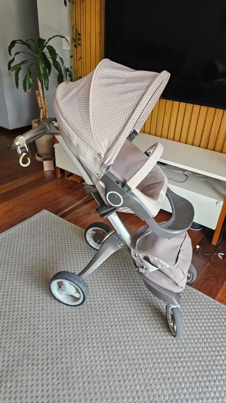 Carrinho de bebe Stokke + moisés ! maravilhoso! - Foto 3