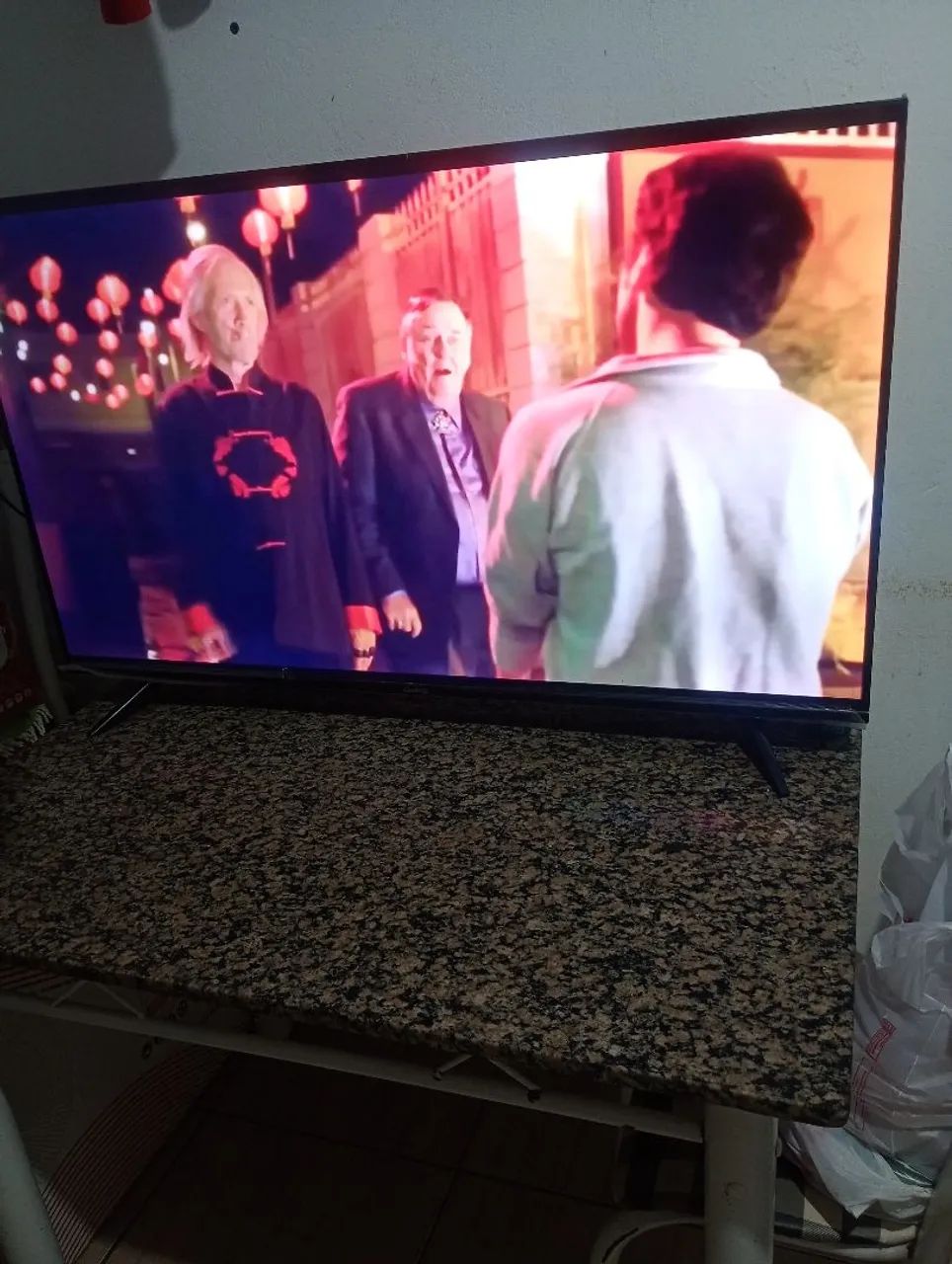 Vendo uma smart tv 50 polegadas Aiwa, Google tv em ótima condições com controle  - Foto 3