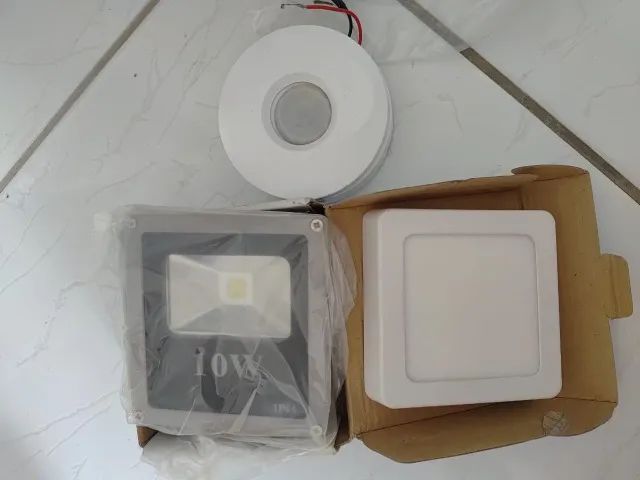 2 luminarias led + sensor de presença