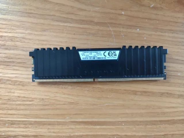 Vendo memória Corsair Vengeance 16GB DDR4 2666MHz, módulo único, funcionando perfeitamente - Foto 3