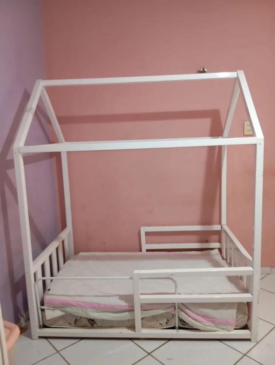 Cama de madeira infantil