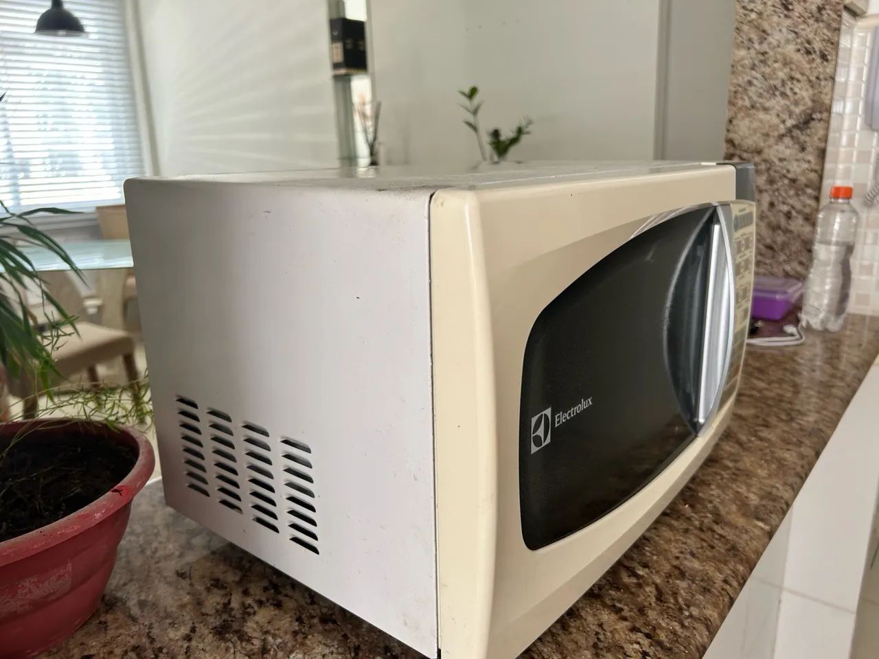 Microondas Electrolux 20L 127v Funcionando Perfeitamente - Foto 5