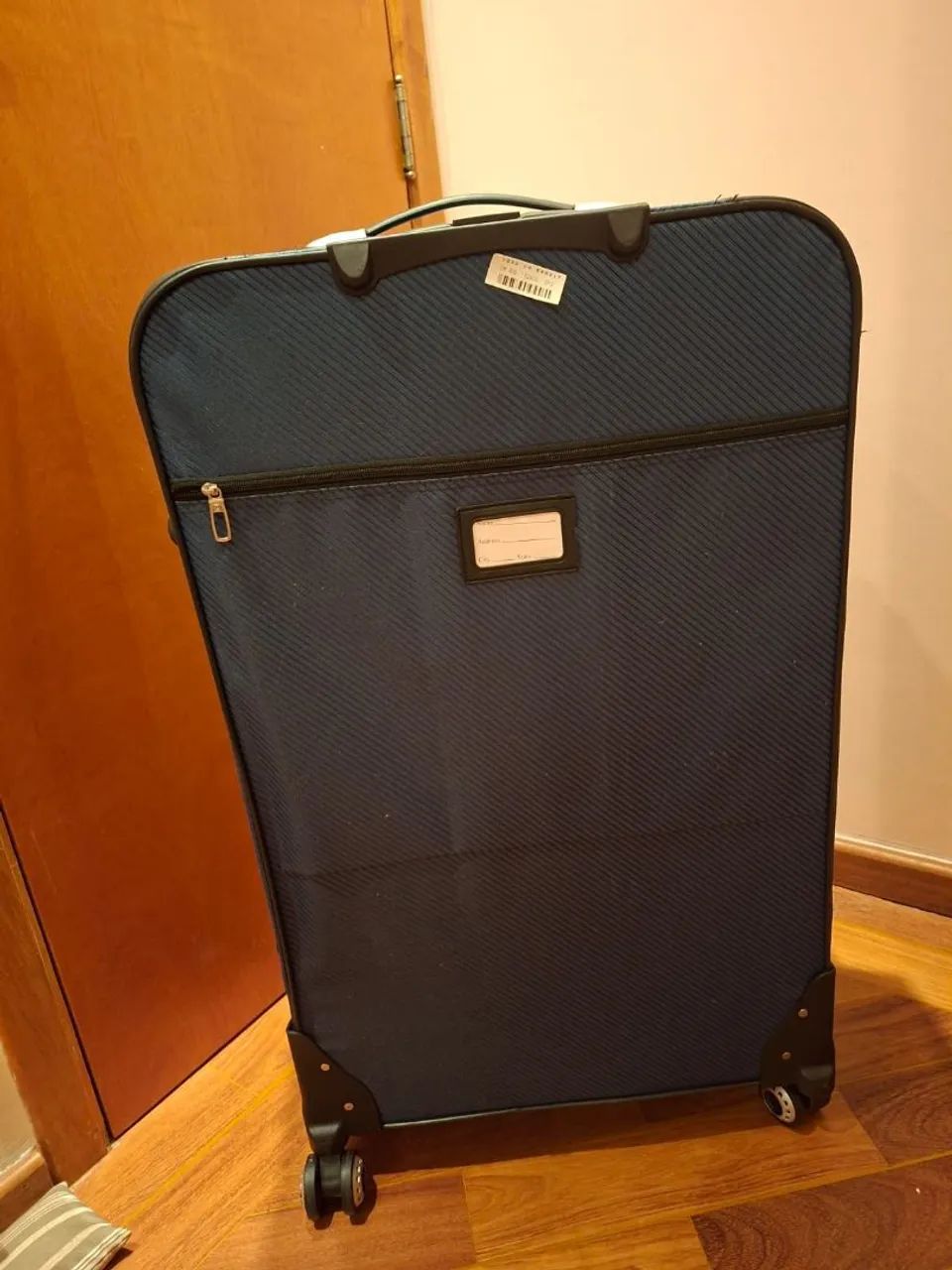 Mala de viagem grande importada usada uma vez - Foto 2