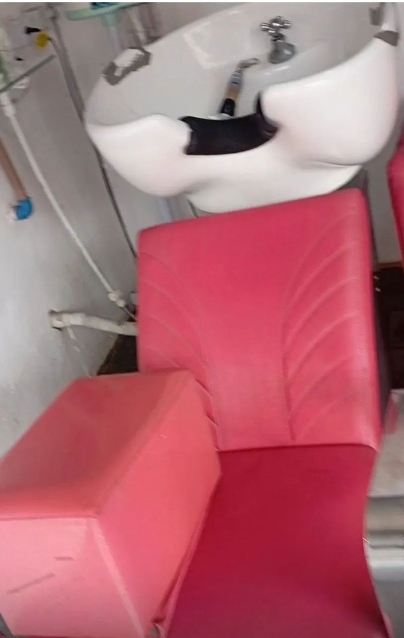 1 lavatório 3 poltronas usadas 