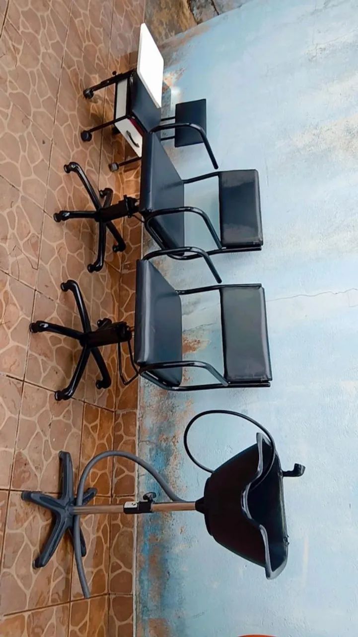  Cadeiras, lavatório e mesinha pra manicure - Foto 2