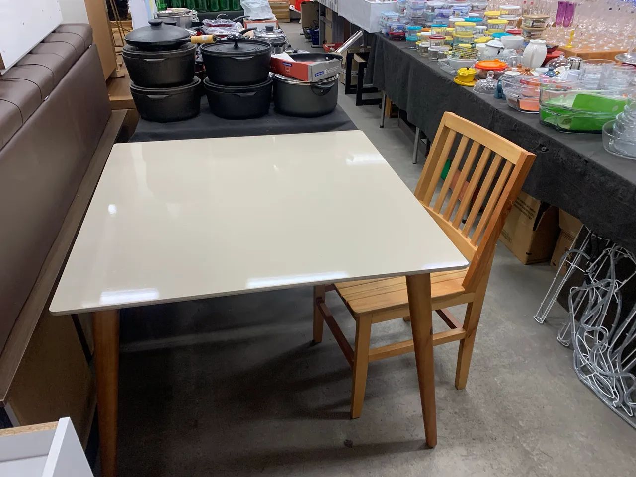 Mesa de jantar moderna