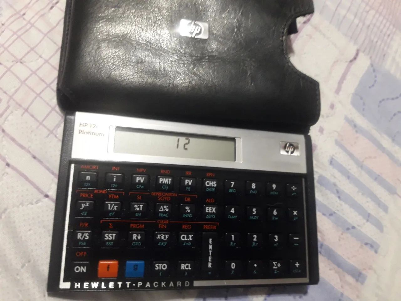 VENDO CALCULADORA HP-12C MODELO PLATINUM  C/CAPINHA - Foto 2