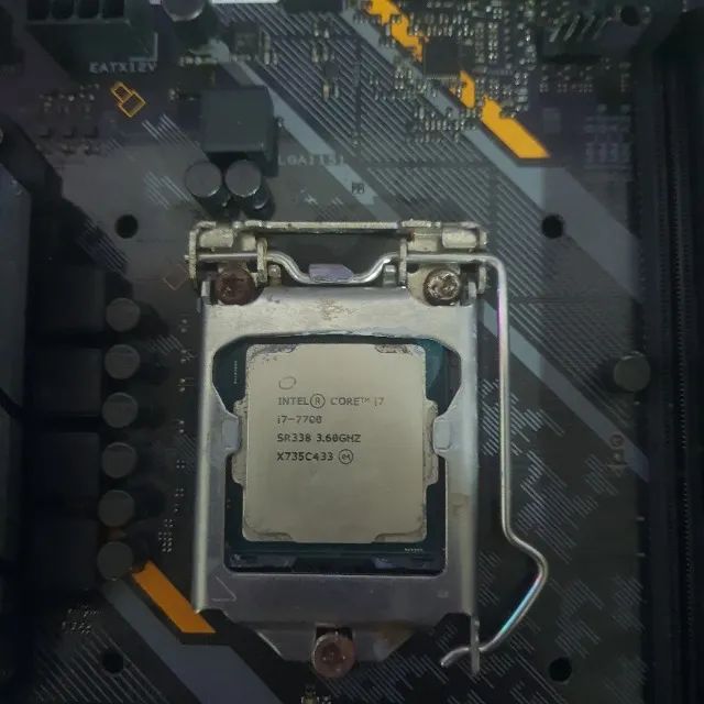 Processador Intel Core i7-7700 usado funcionando