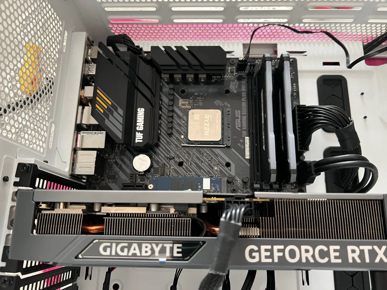 Kit B550M PLUS WI-FI II Ryzen 9 5900x 32Gb DDR4 - Foto 3