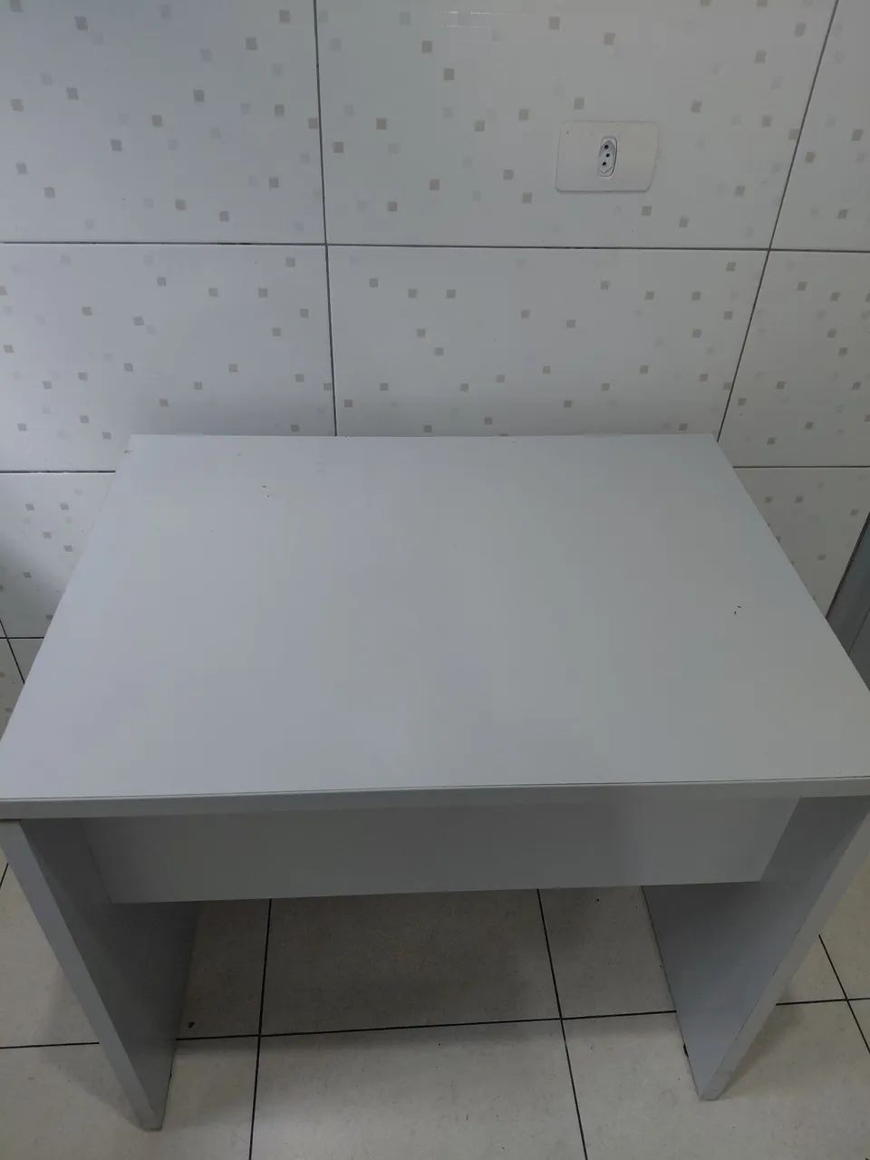 Mesa de Escritório Branca - Excelente Estado | R$ 140 - Foto 2
