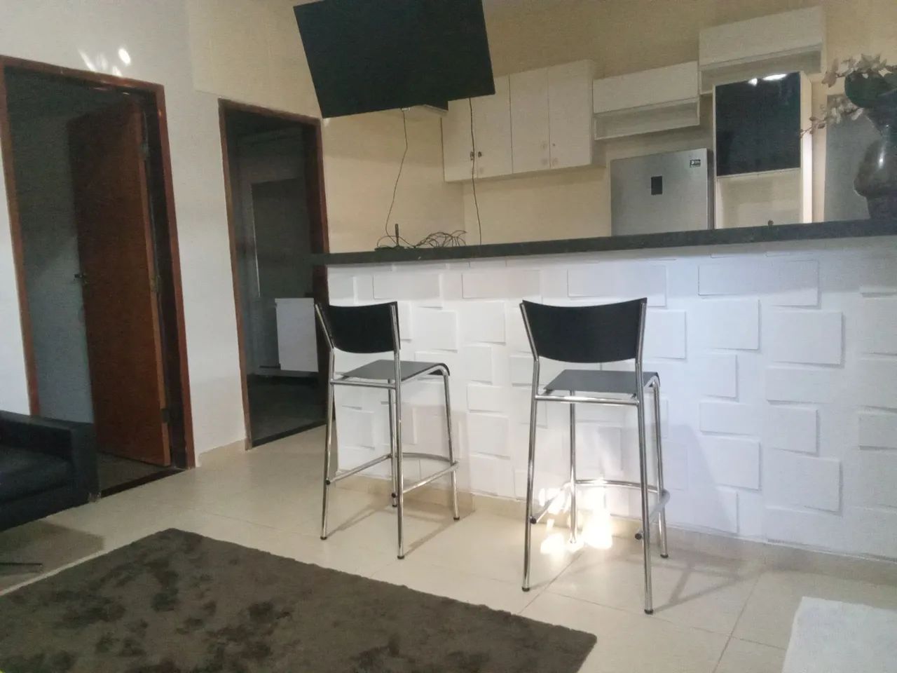 Alugo casa três quartos ,águas claras  - Foto 2
