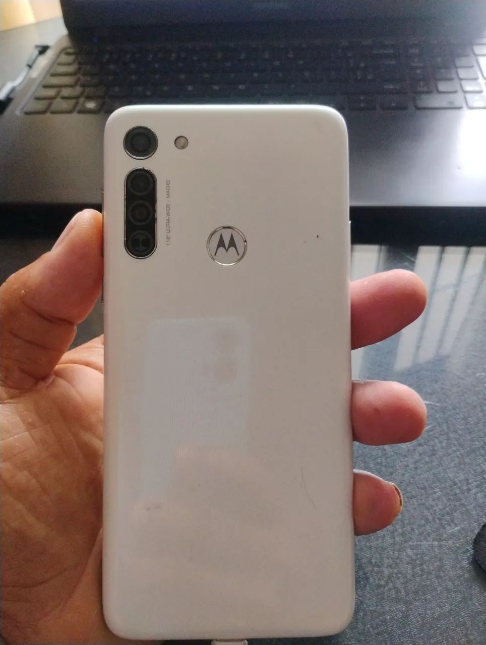Moto G8 64-GB tela trincada 
