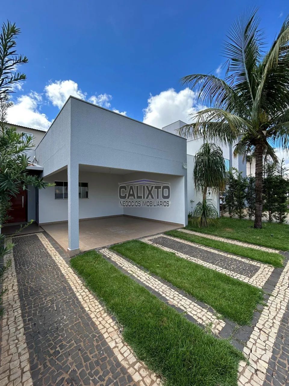 CASA EM CONDOMINIO BAIRRO JARDIM HOLANDA