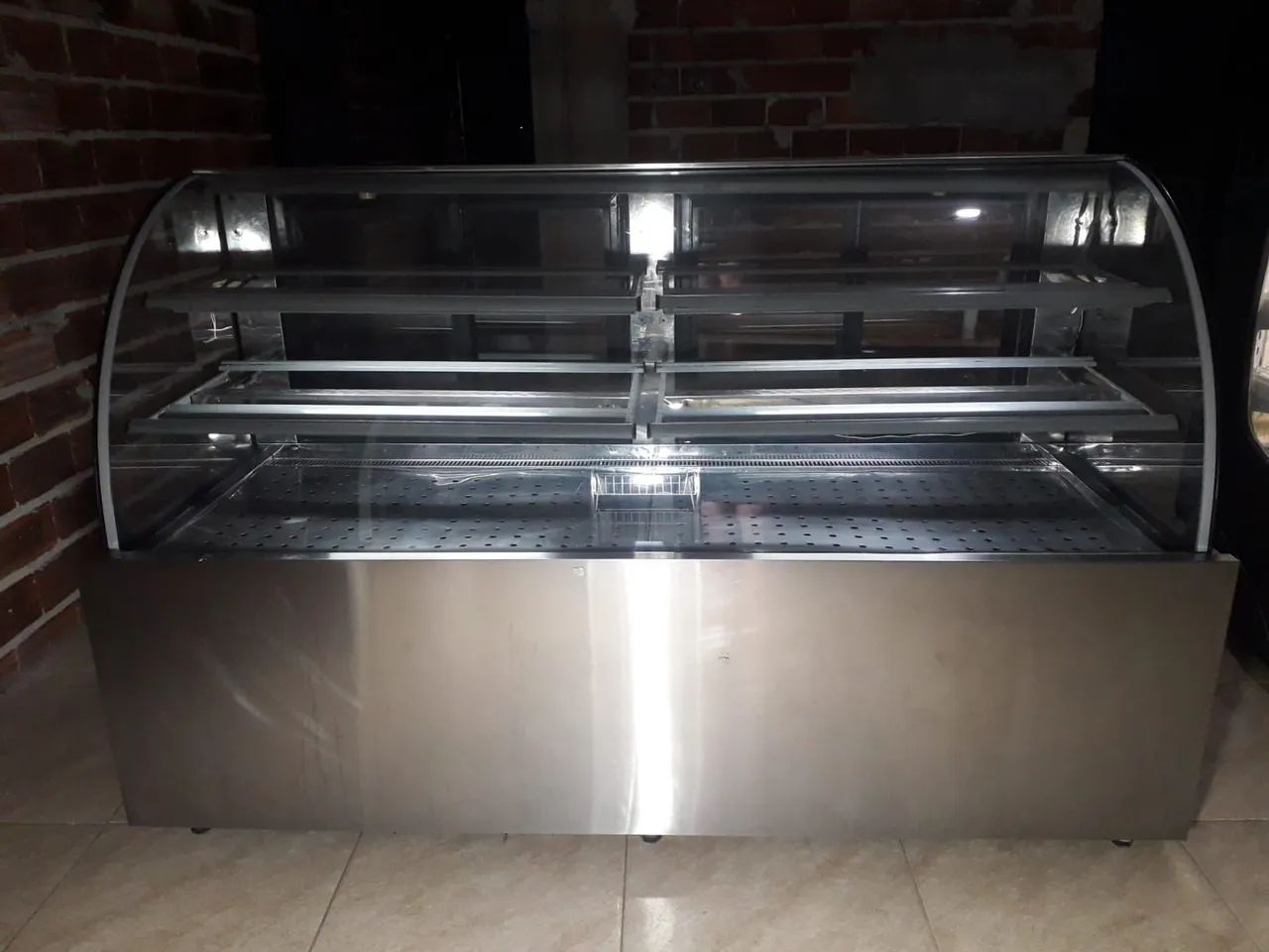 Vitrine de padaria duas quentes e duas secass - Foto 4