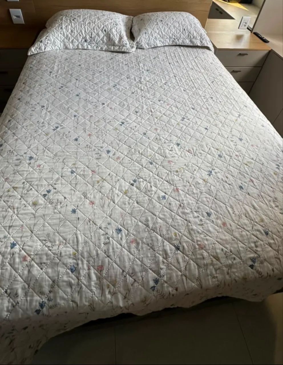 Vendo cama de casal 2 meses de uso 