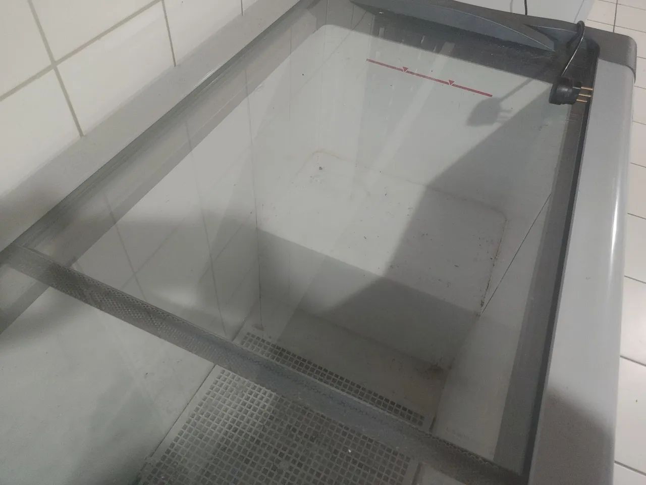 Freezer Horizontal Metalfrio 550 Litros - Foto 3