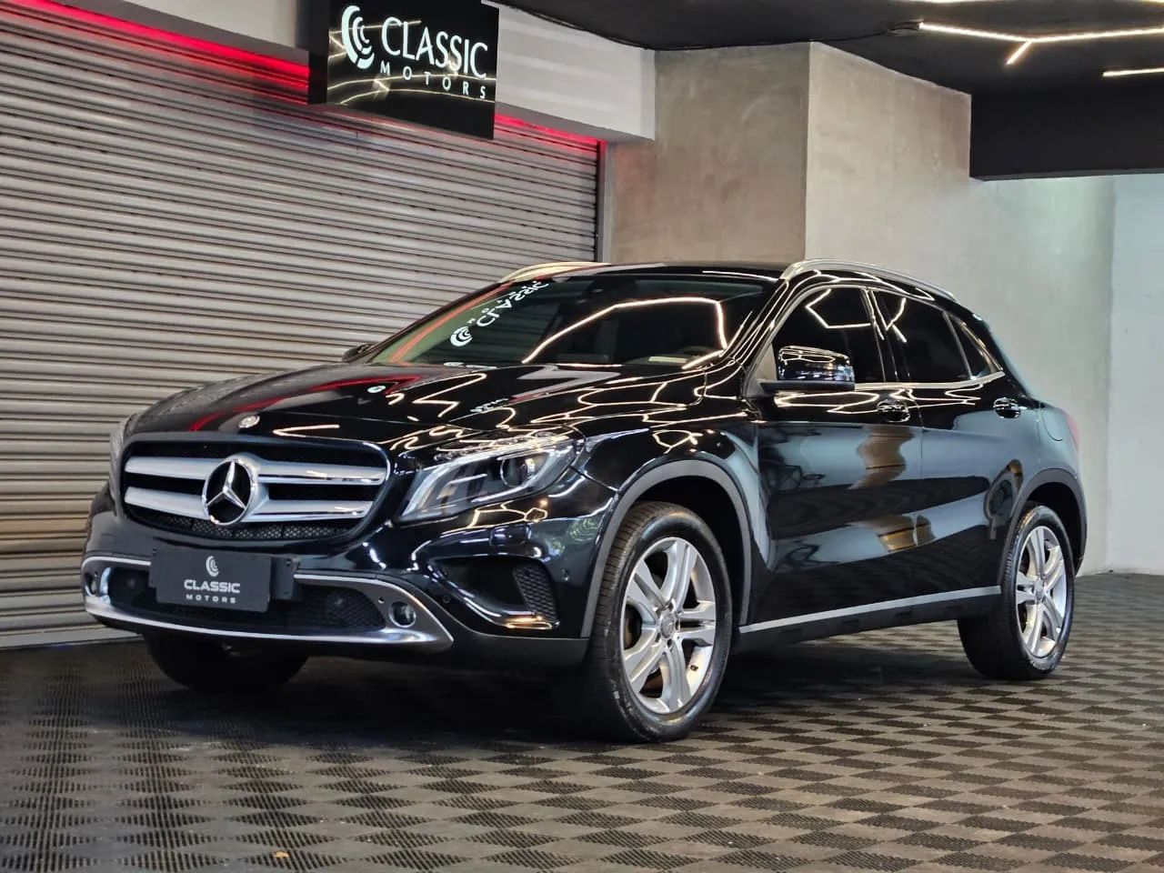 Mercedes-Benz GLA 200 Adv. 1.6/1.6 TB 16V Flex Aut. 2017
