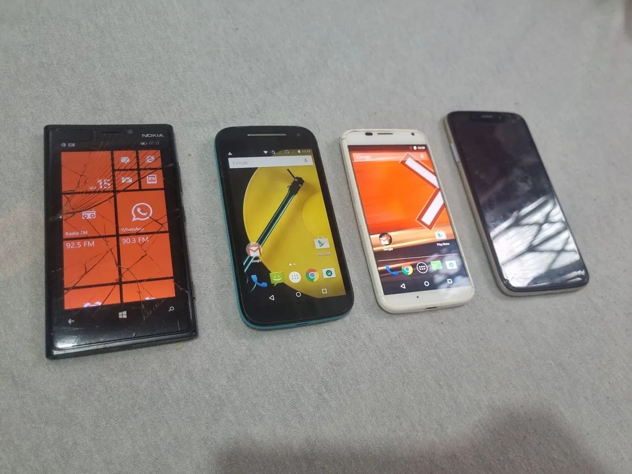 Lote de celulares, Nokia e motorola.