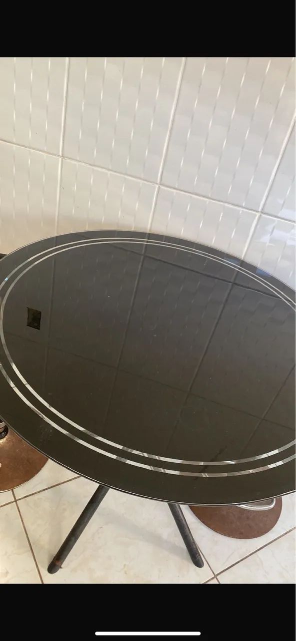 Glass Table465546533898833920