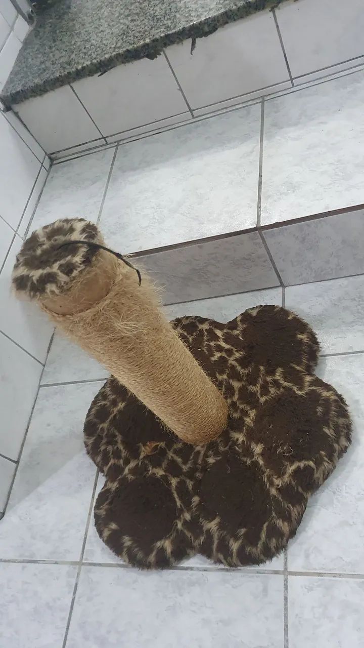 POSTE ARRANHADOR PARA GATOS 