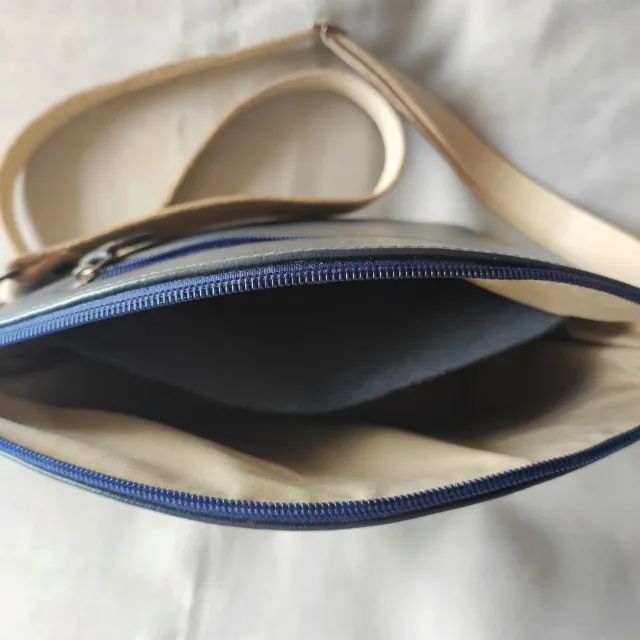 bolsa de couro paixão azul marinho e off white bubblê - Foto 5