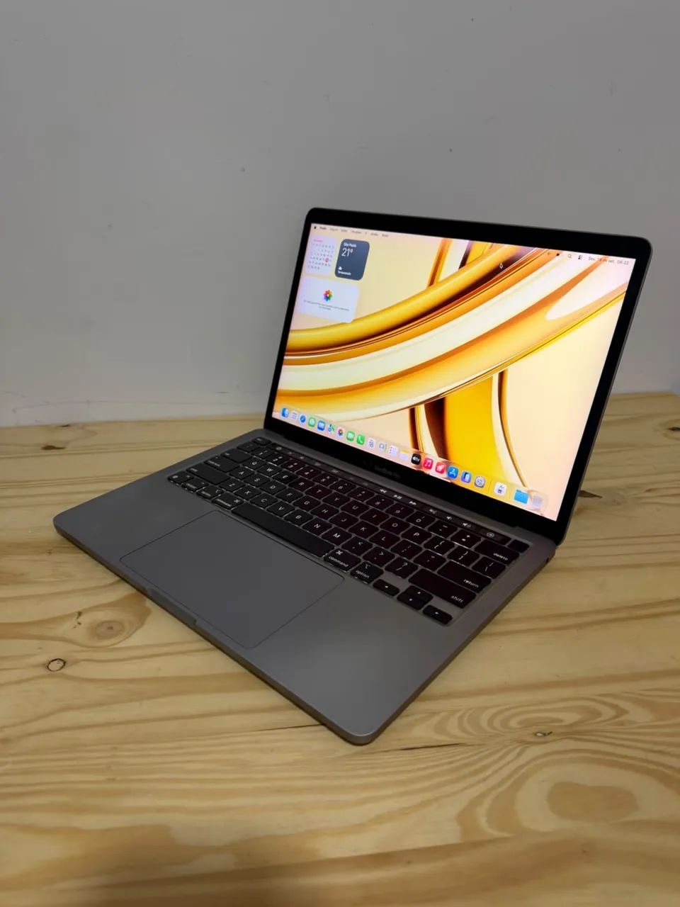 MacBook Pro M1 - Tela 13.2? TouchBar / 8GB de RAM / SSD 256GB